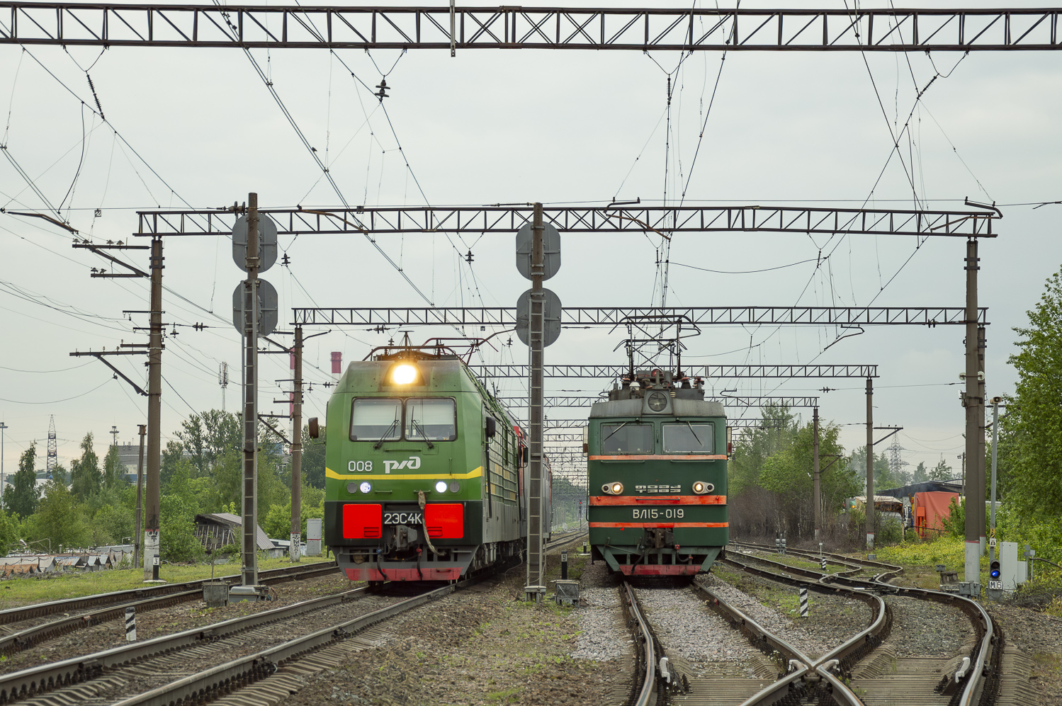 2ЭС4К-008; ВЛ15-019