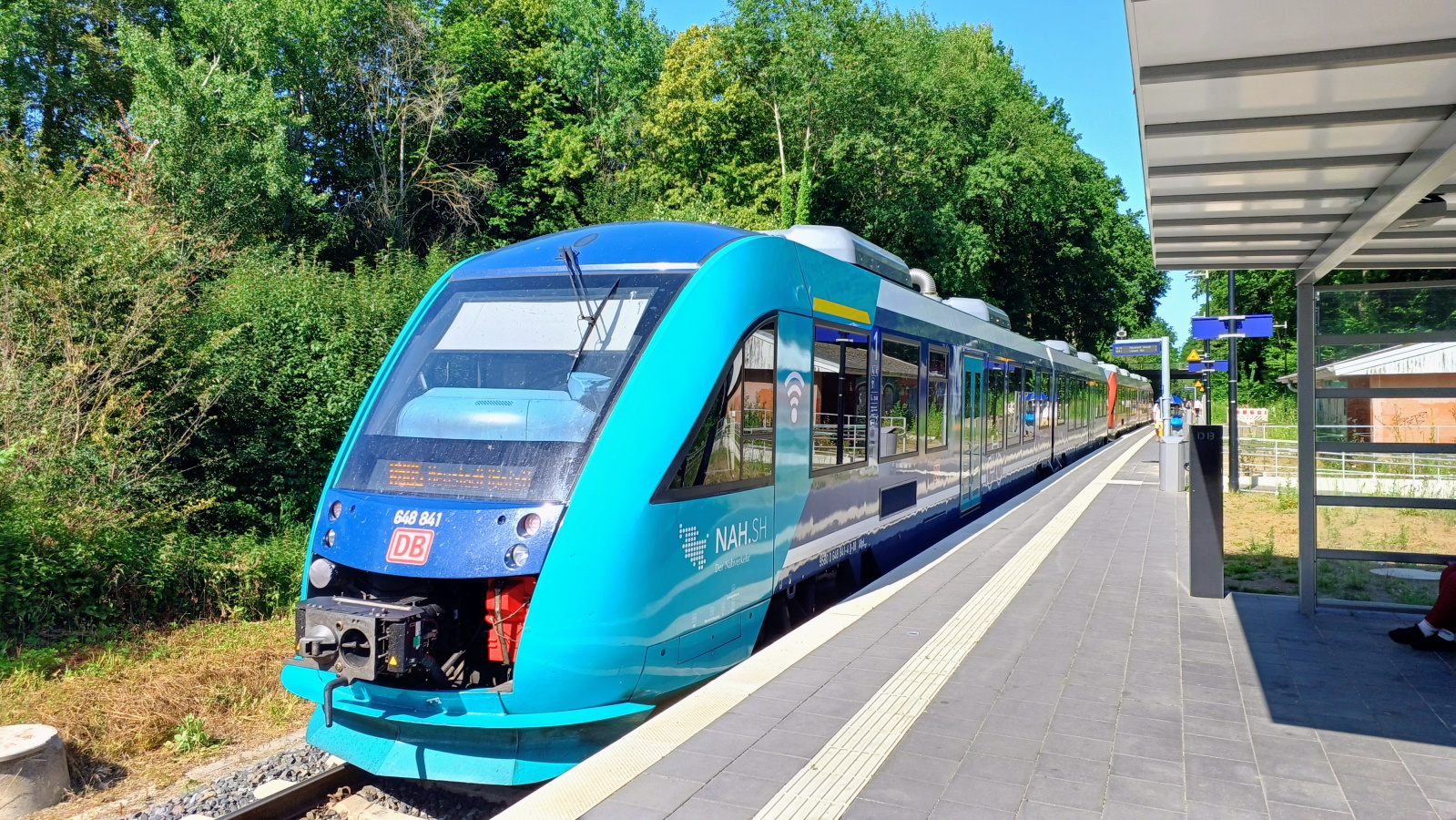 648 341