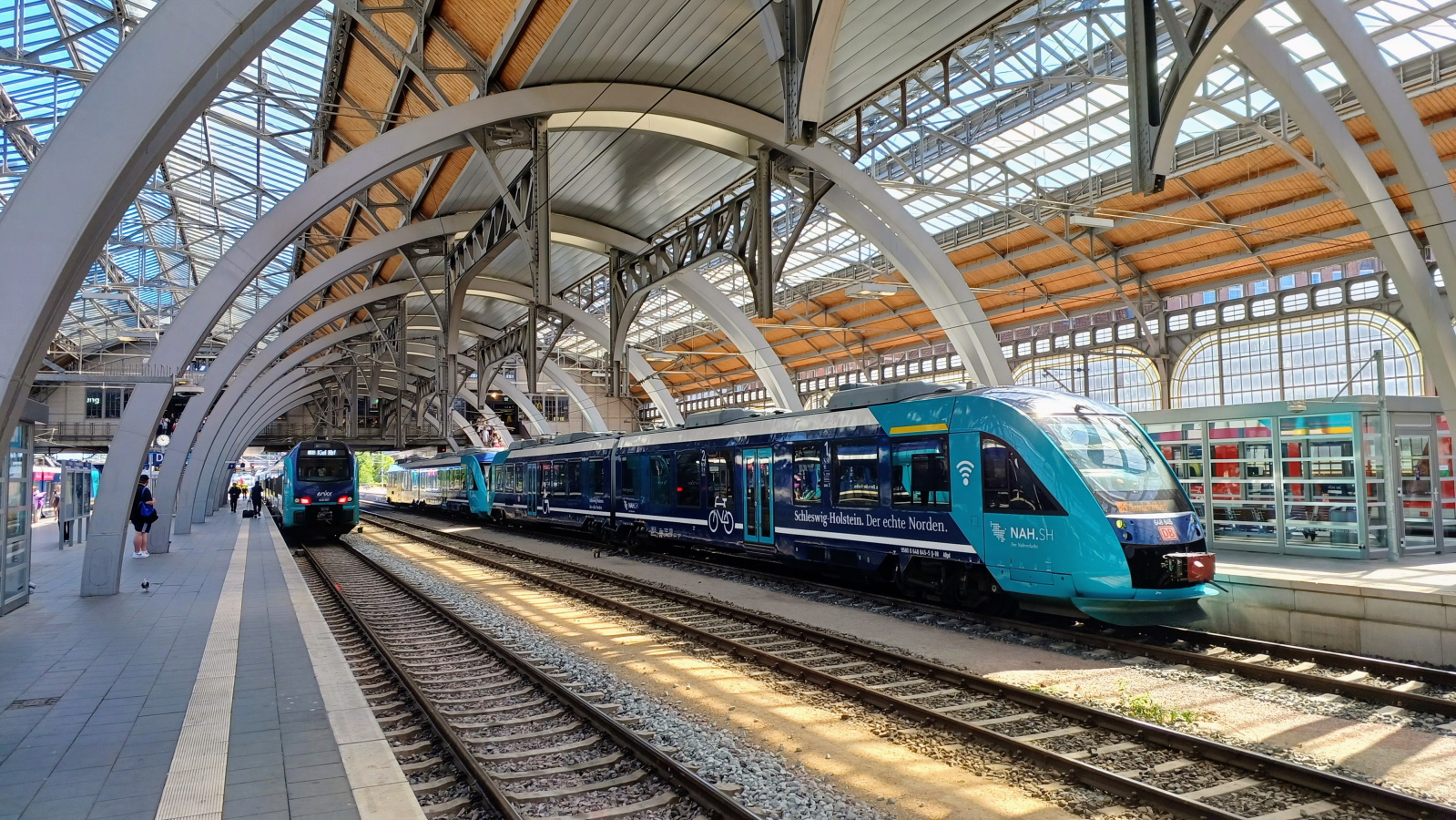 648 345