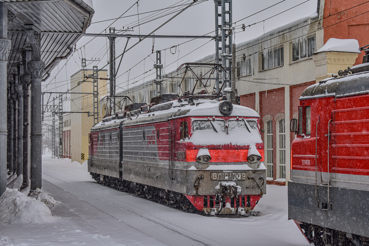 ВЛ10У-709