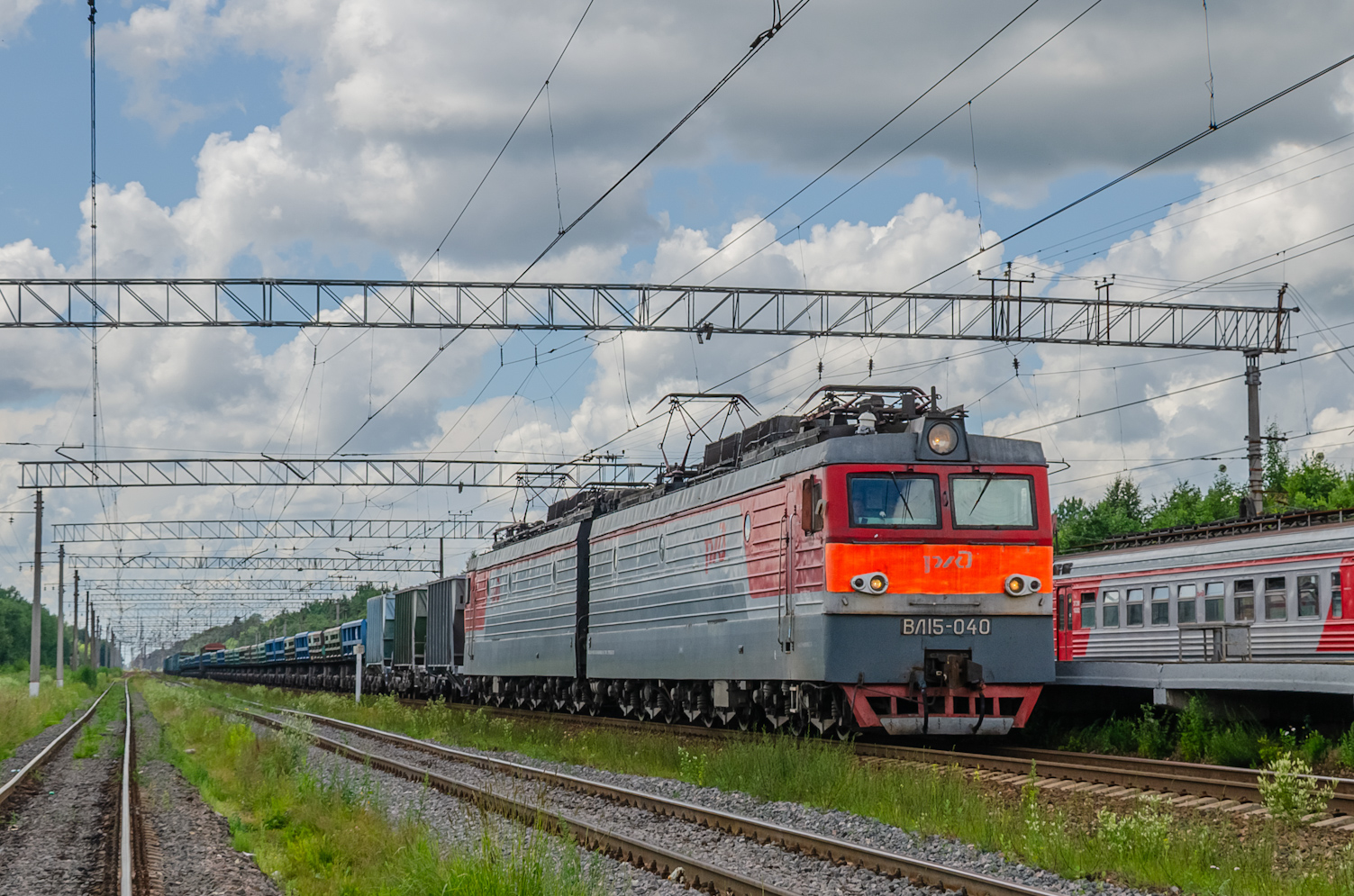 ВЛ15-040