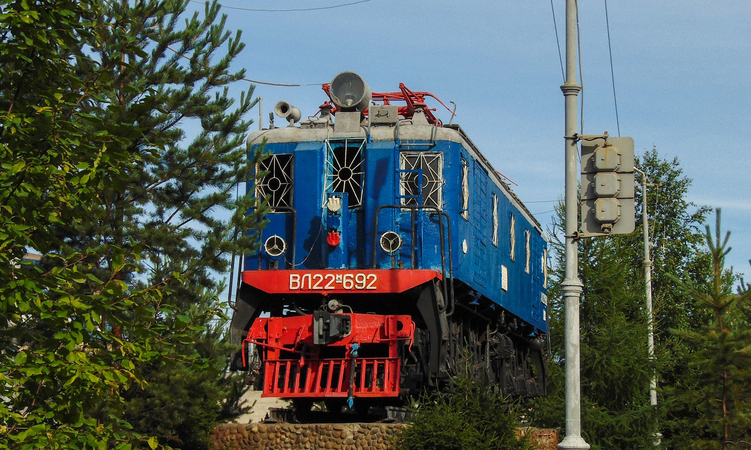 ВЛ22М-692