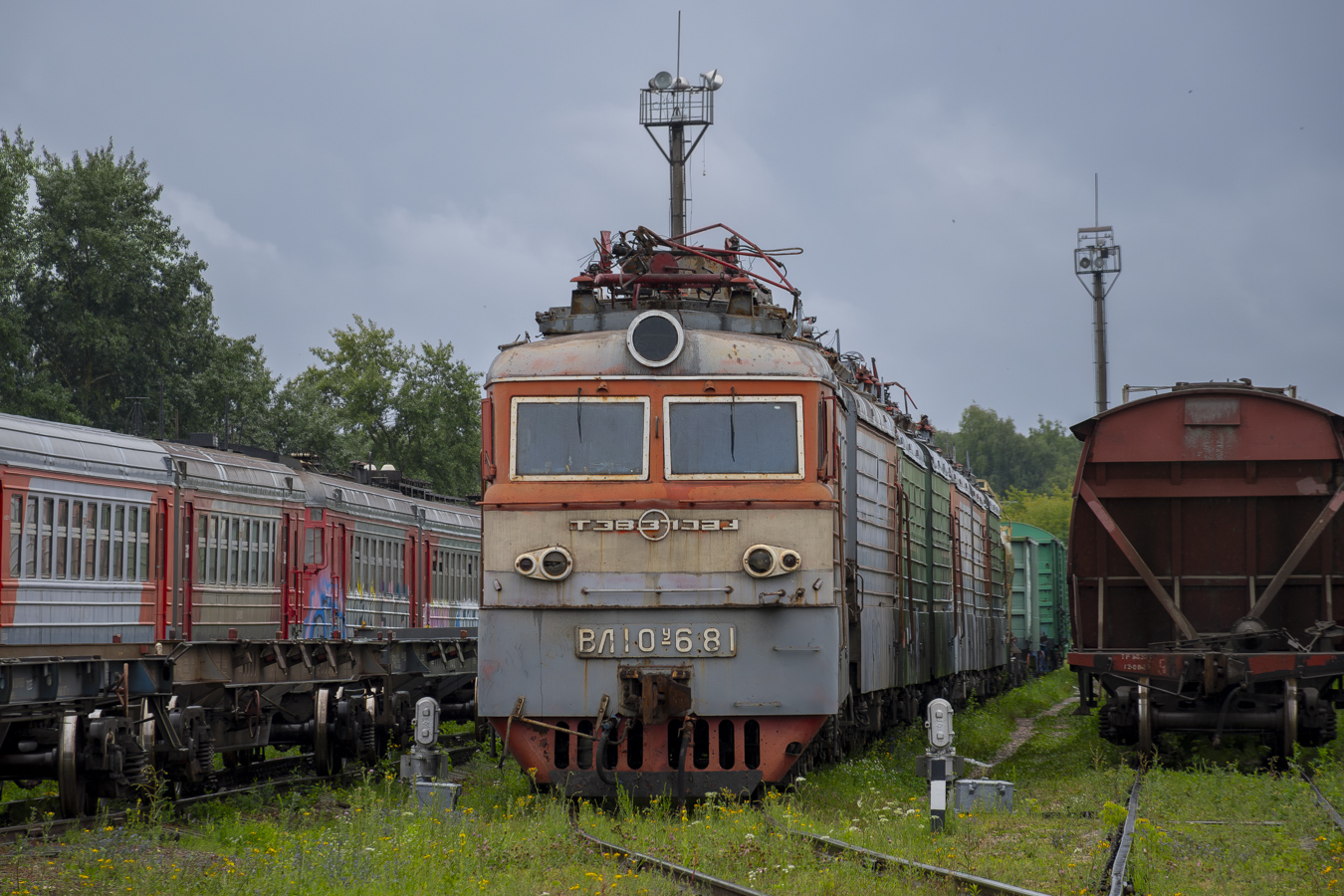 ВЛ10У-681