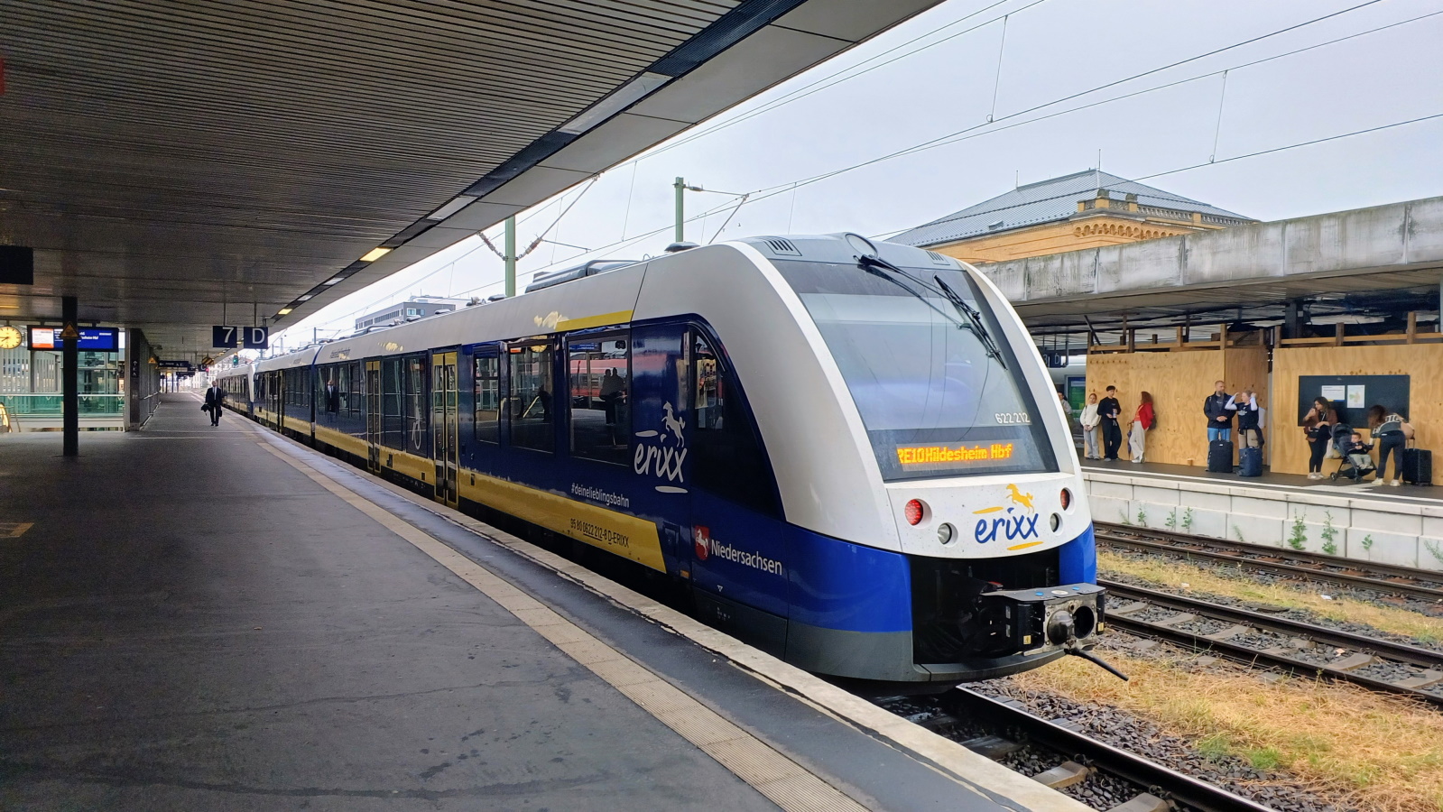 622 212