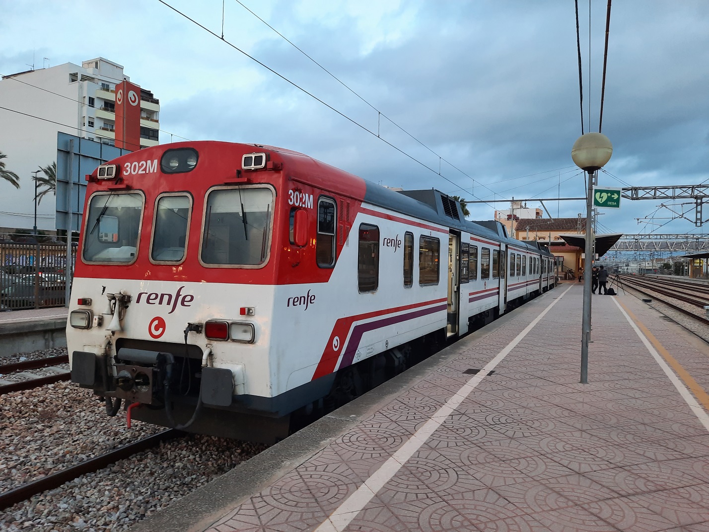 592 302M
