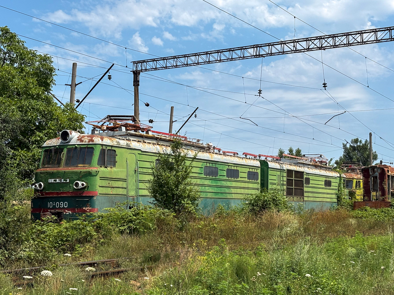 ВЛ10-090