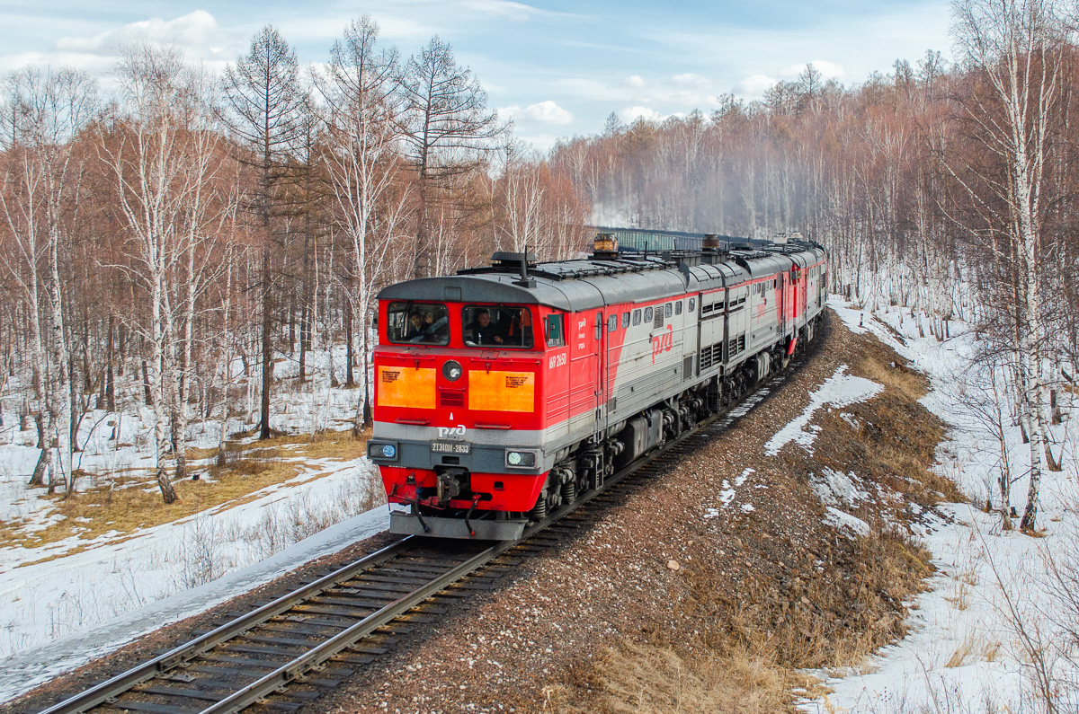 2ТЭ10М-2633