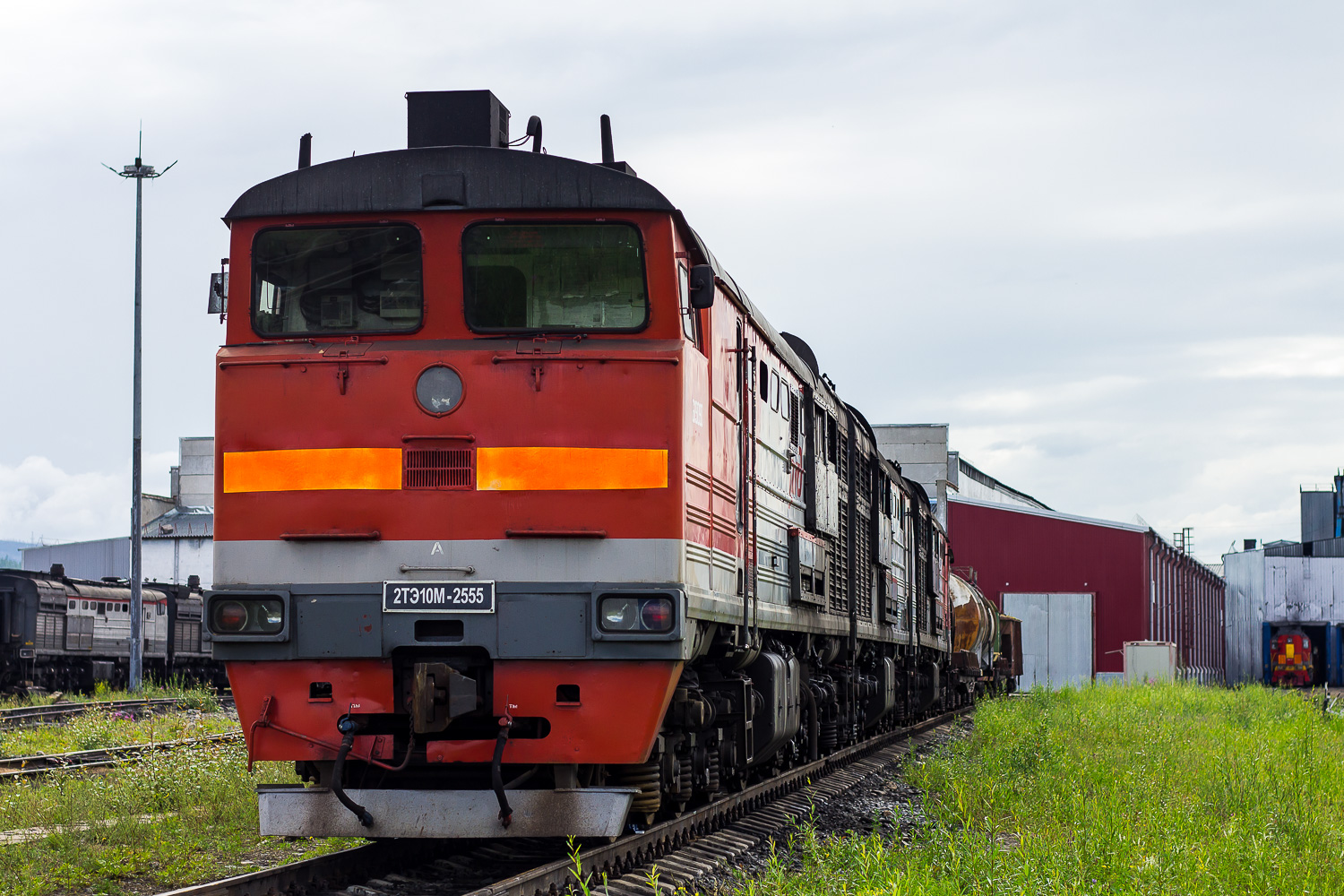 2ТЭ10М-2555