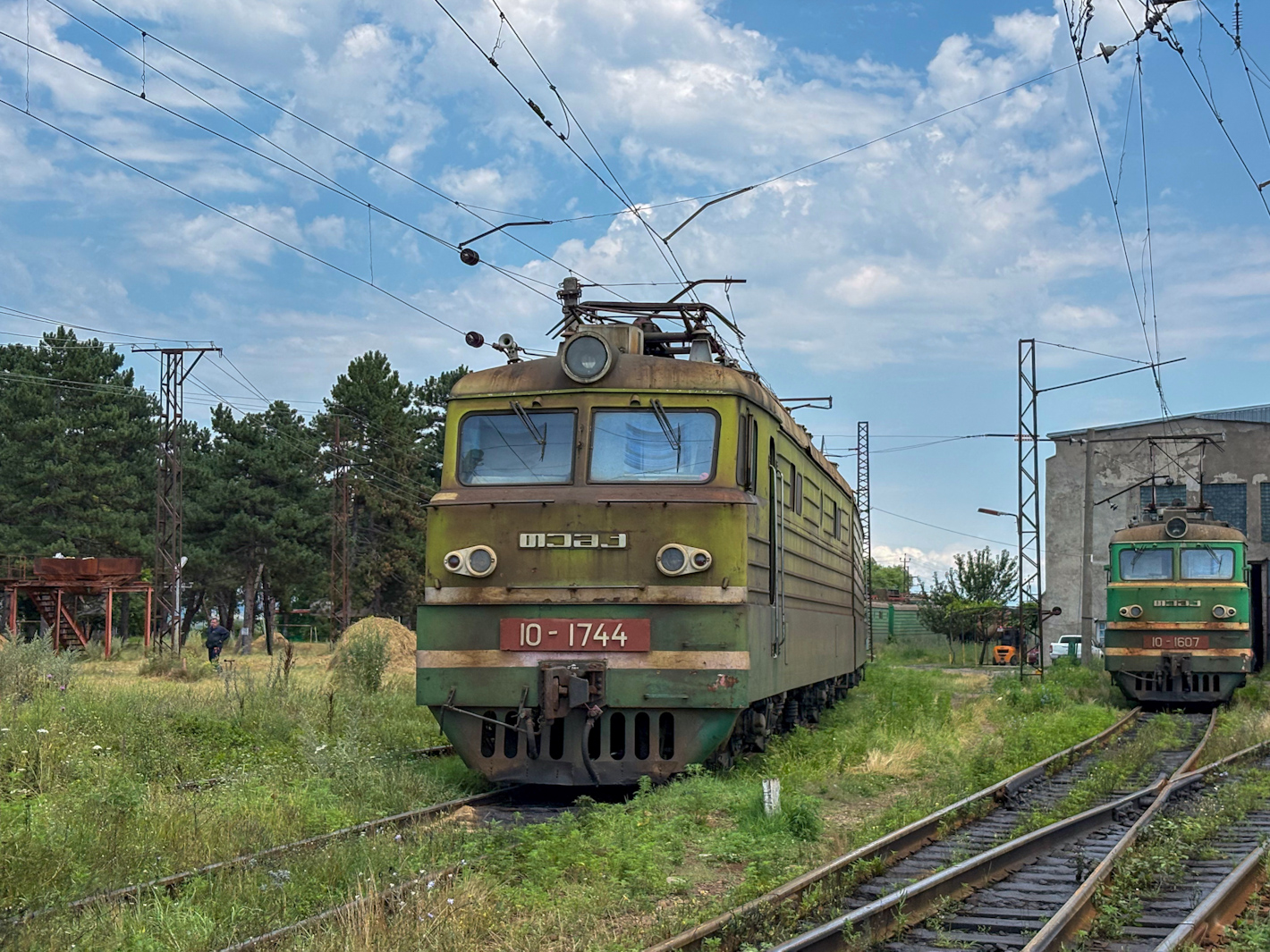 ВЛ10-1744