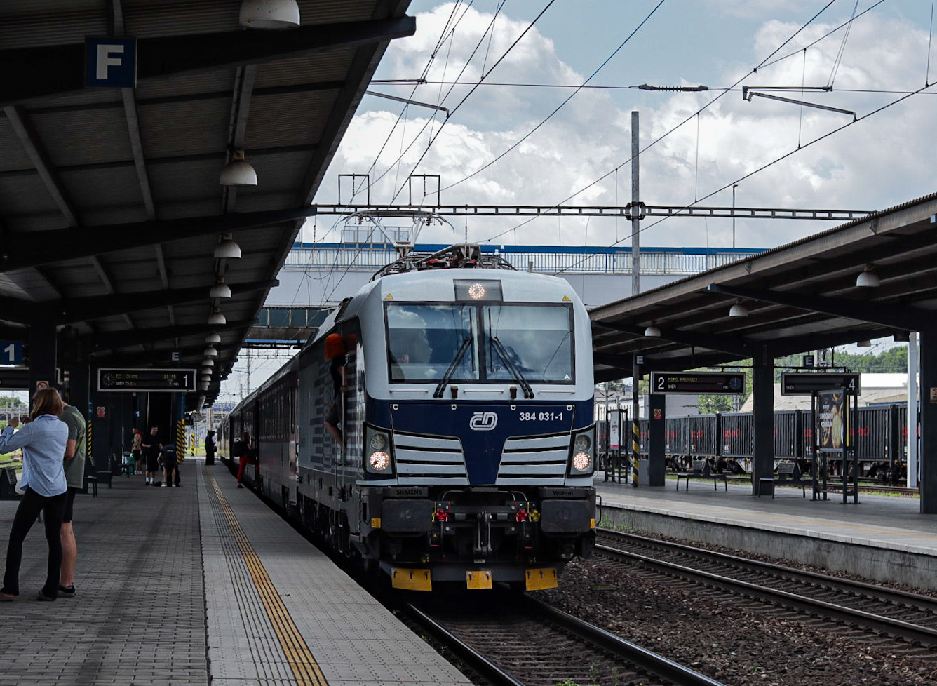 384 031-1