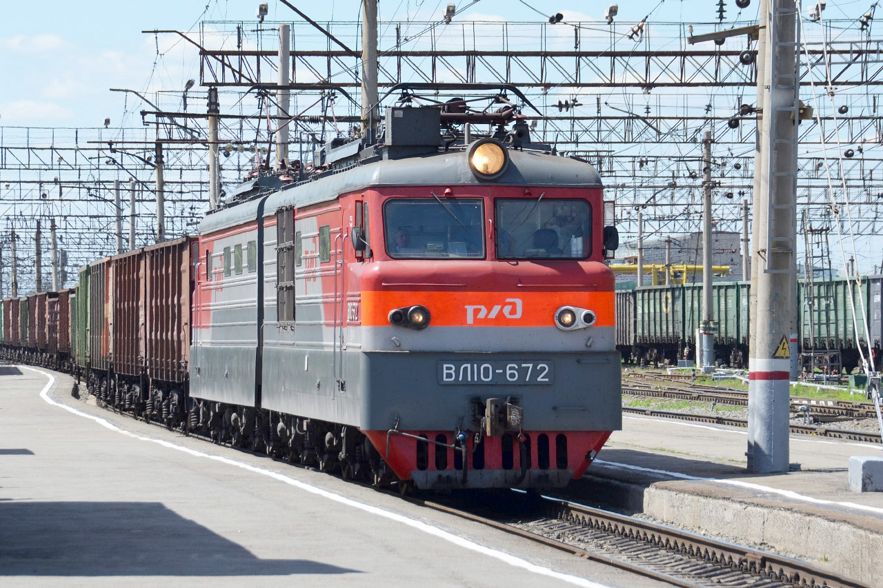 ВЛ10-672