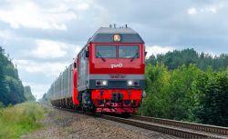 ТЭП70БС-322 (Октябрьская железная дорога); ЭС1П-007 (Октябрьская железная дорога)