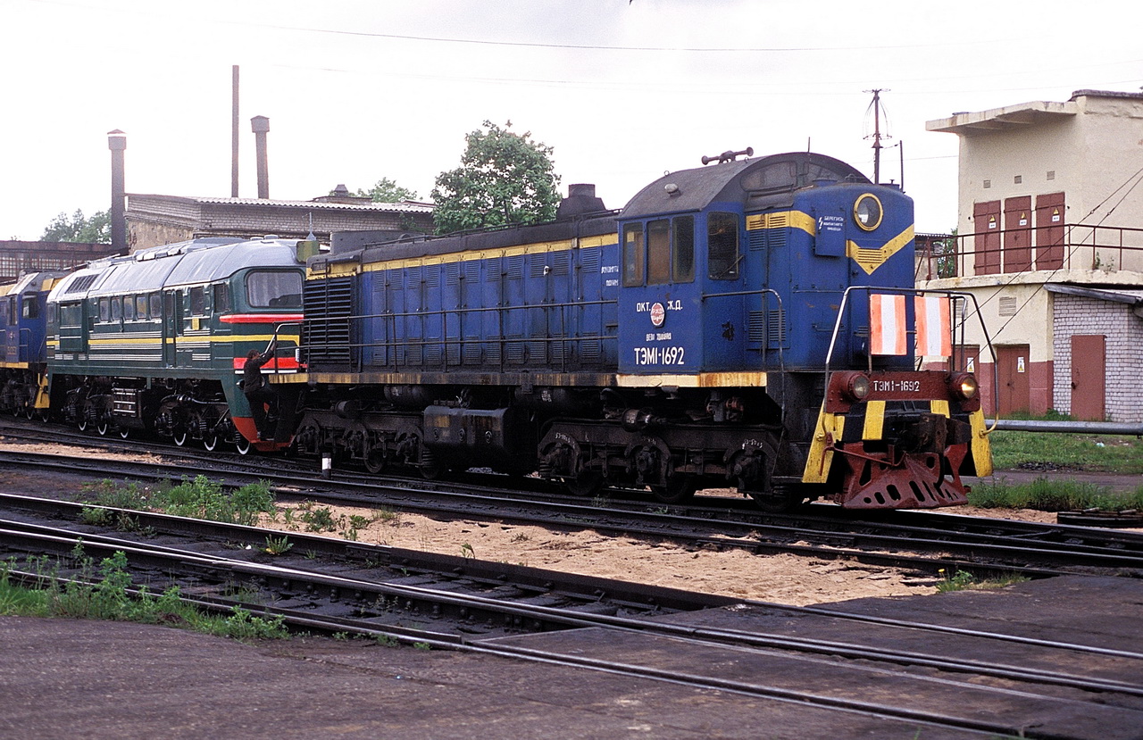 ТЭМ1-1692