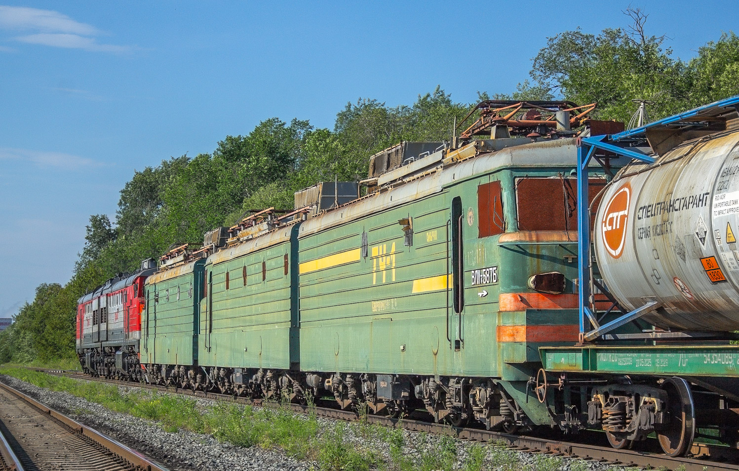 ВЛ11.8-587