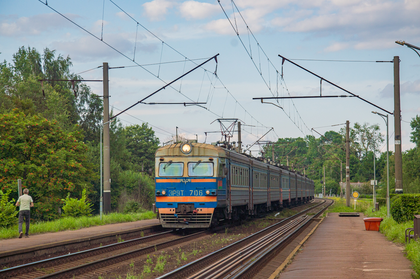 ЭР9Т-706