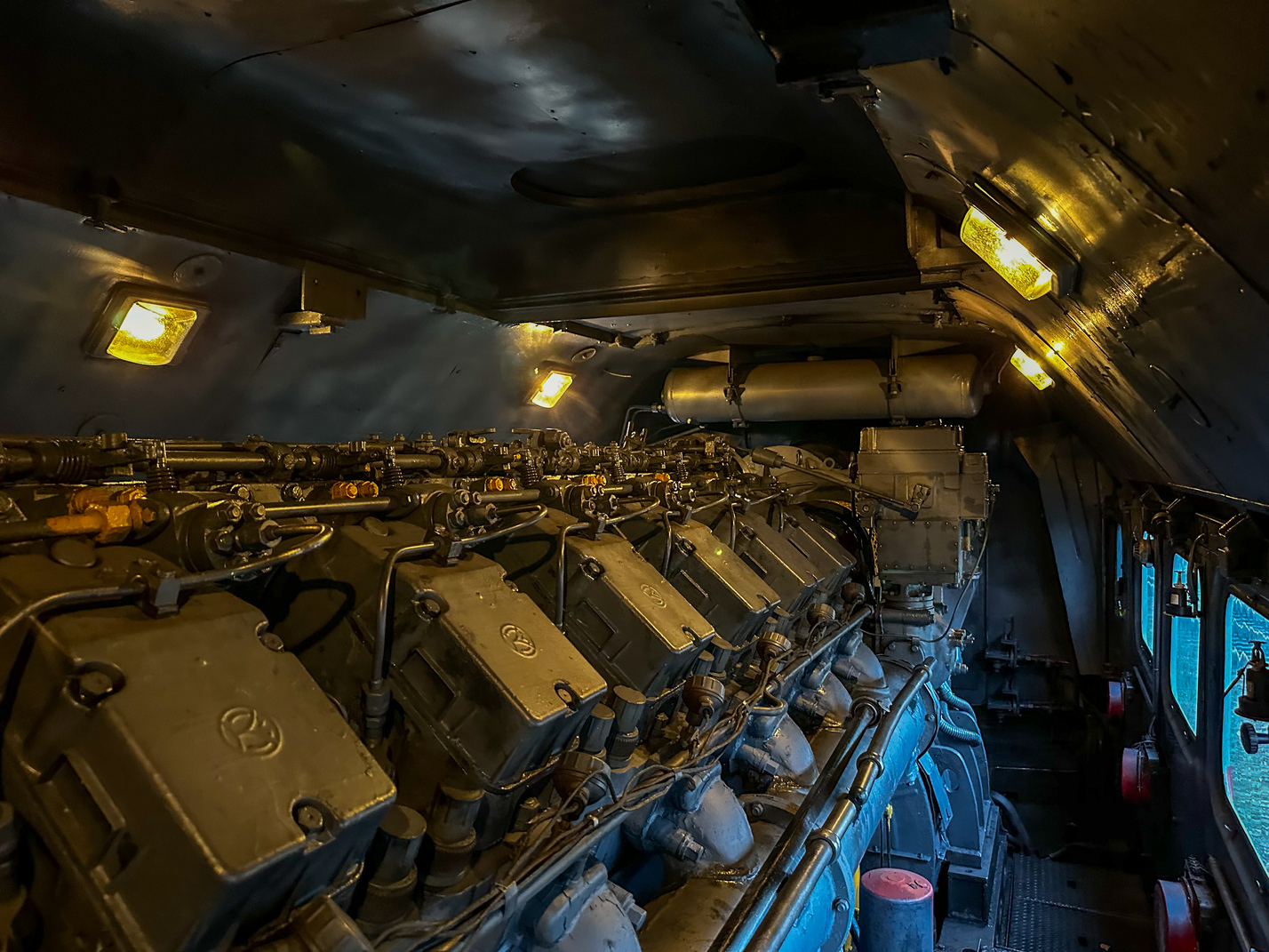 2М62У-0227; Техника изнутри (Московская железная дорога)