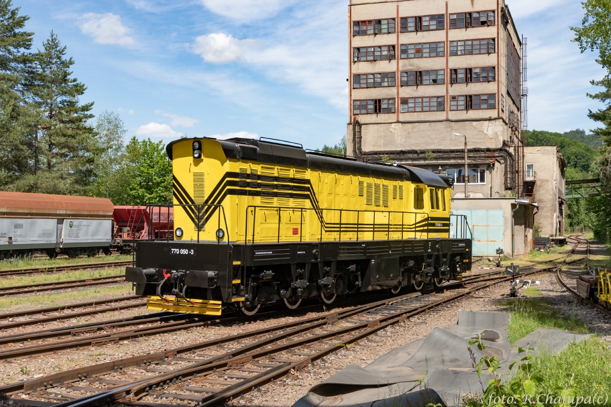 770 050-3