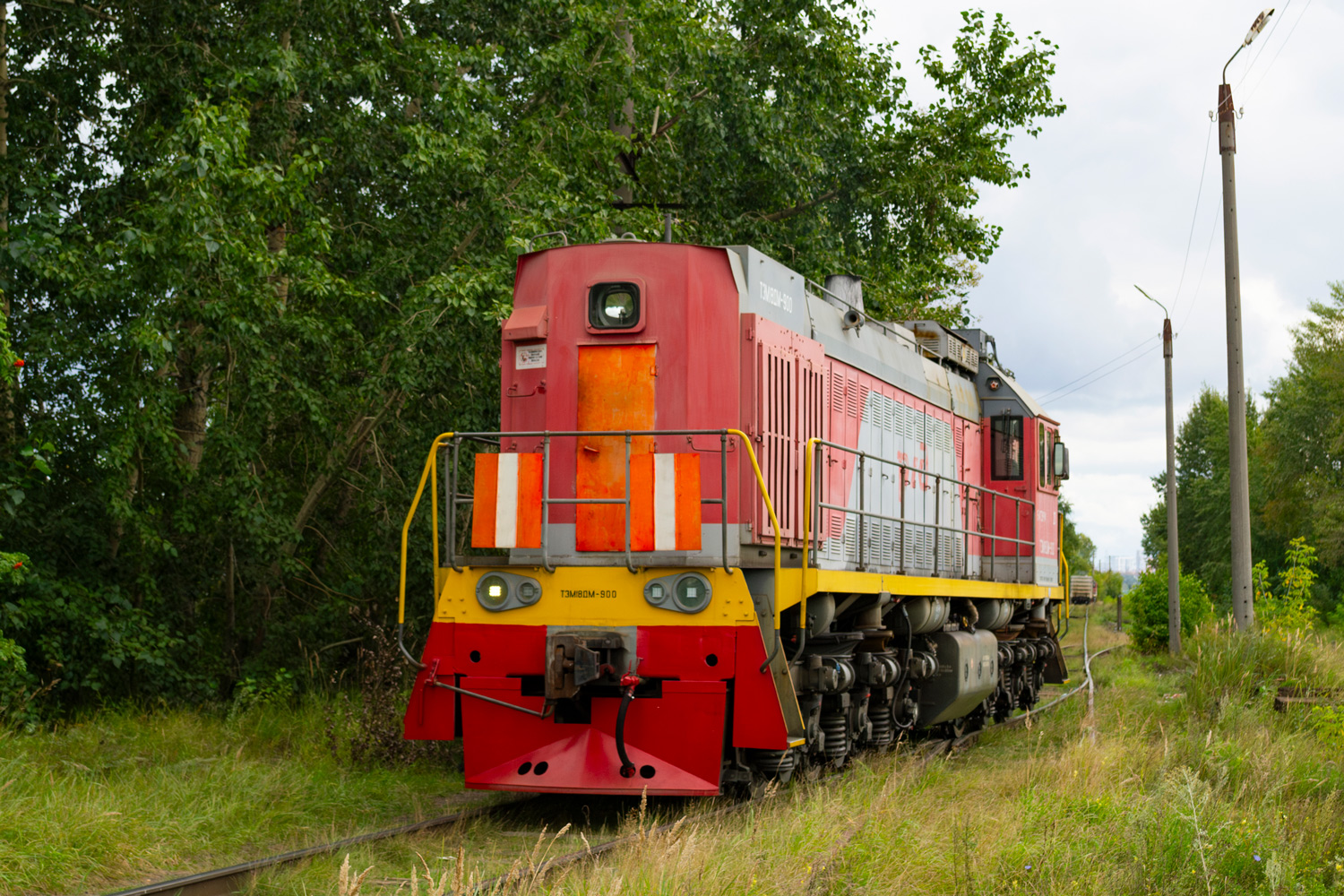 ТЭМ18ДМ-900