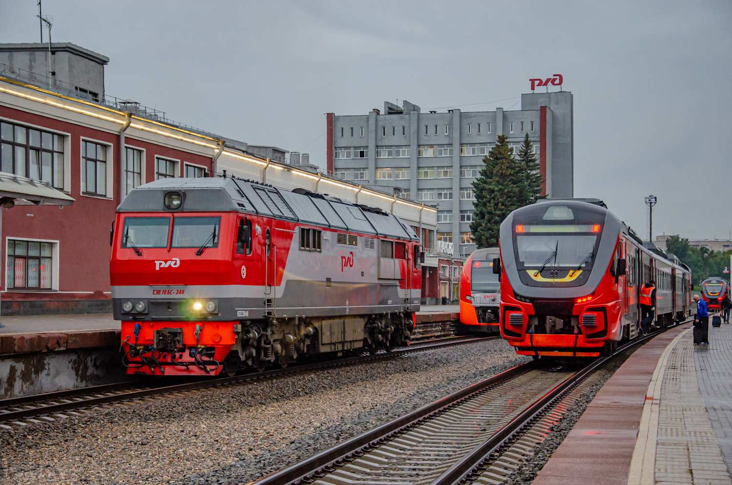 ТЭП70БС-348; РА3-057