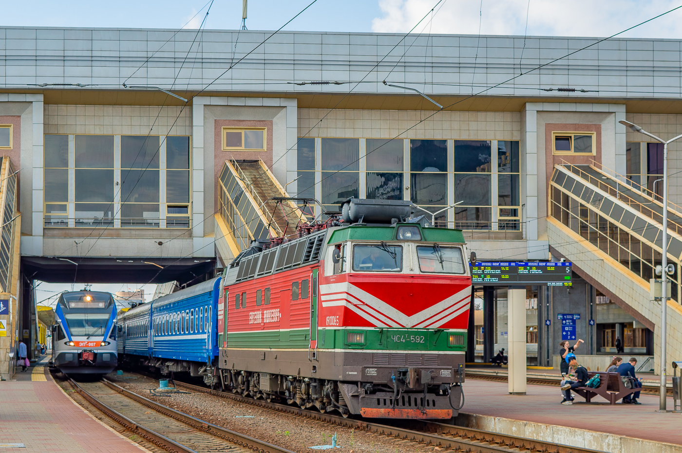 ЧС4Т-592