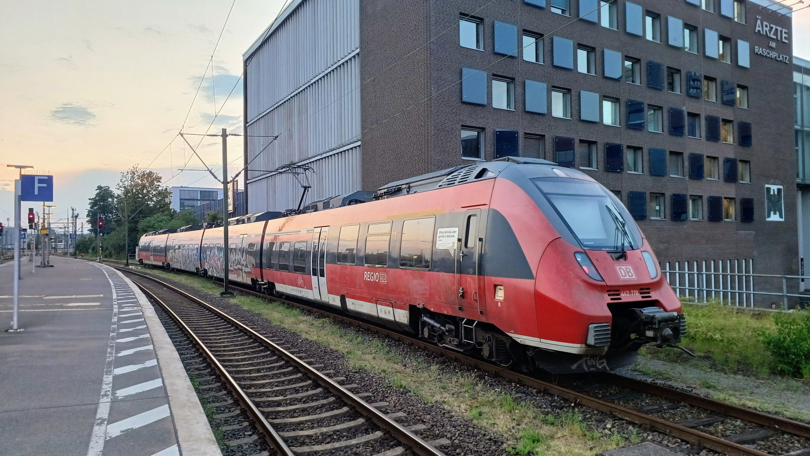 442 278