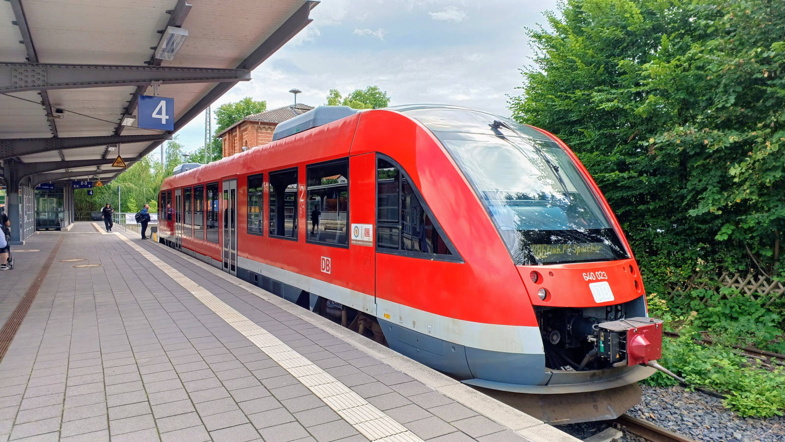 640 023