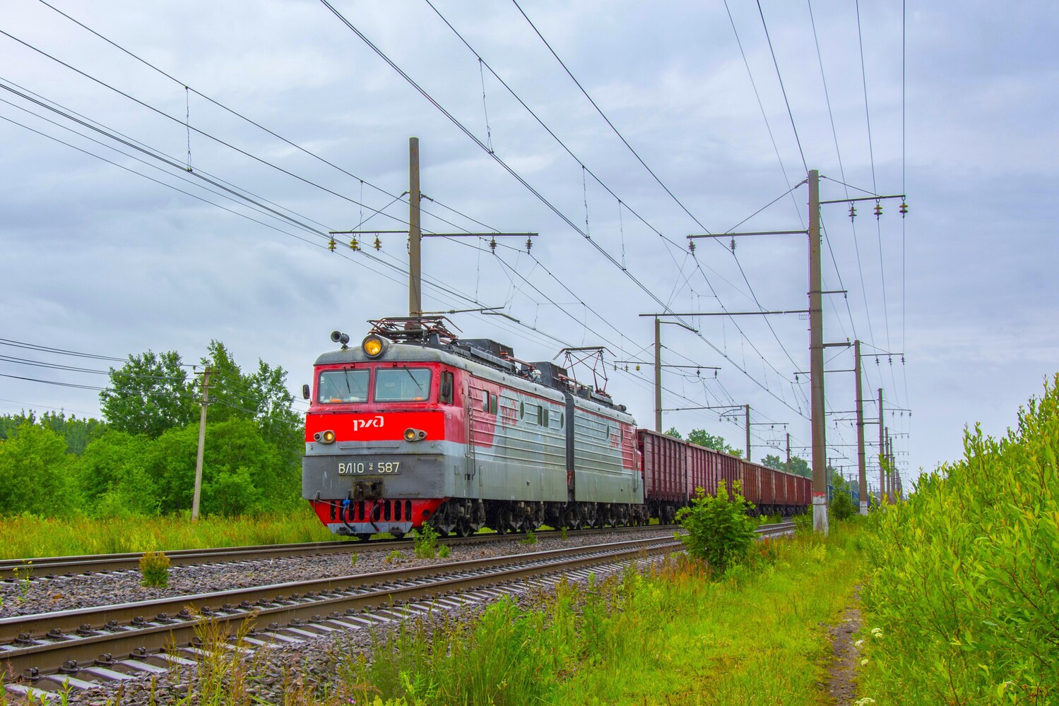 ВЛ10У-587