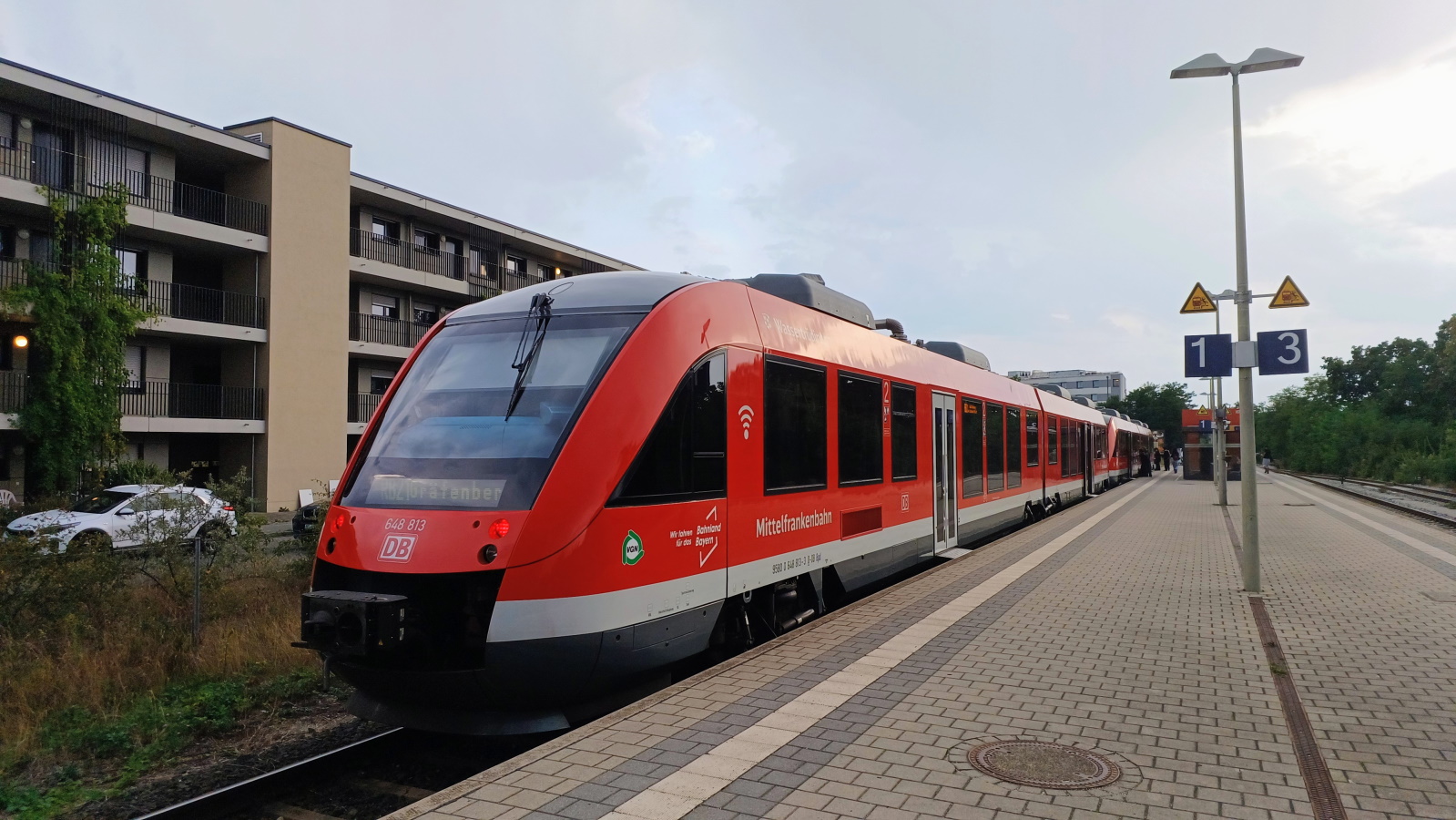 648 313