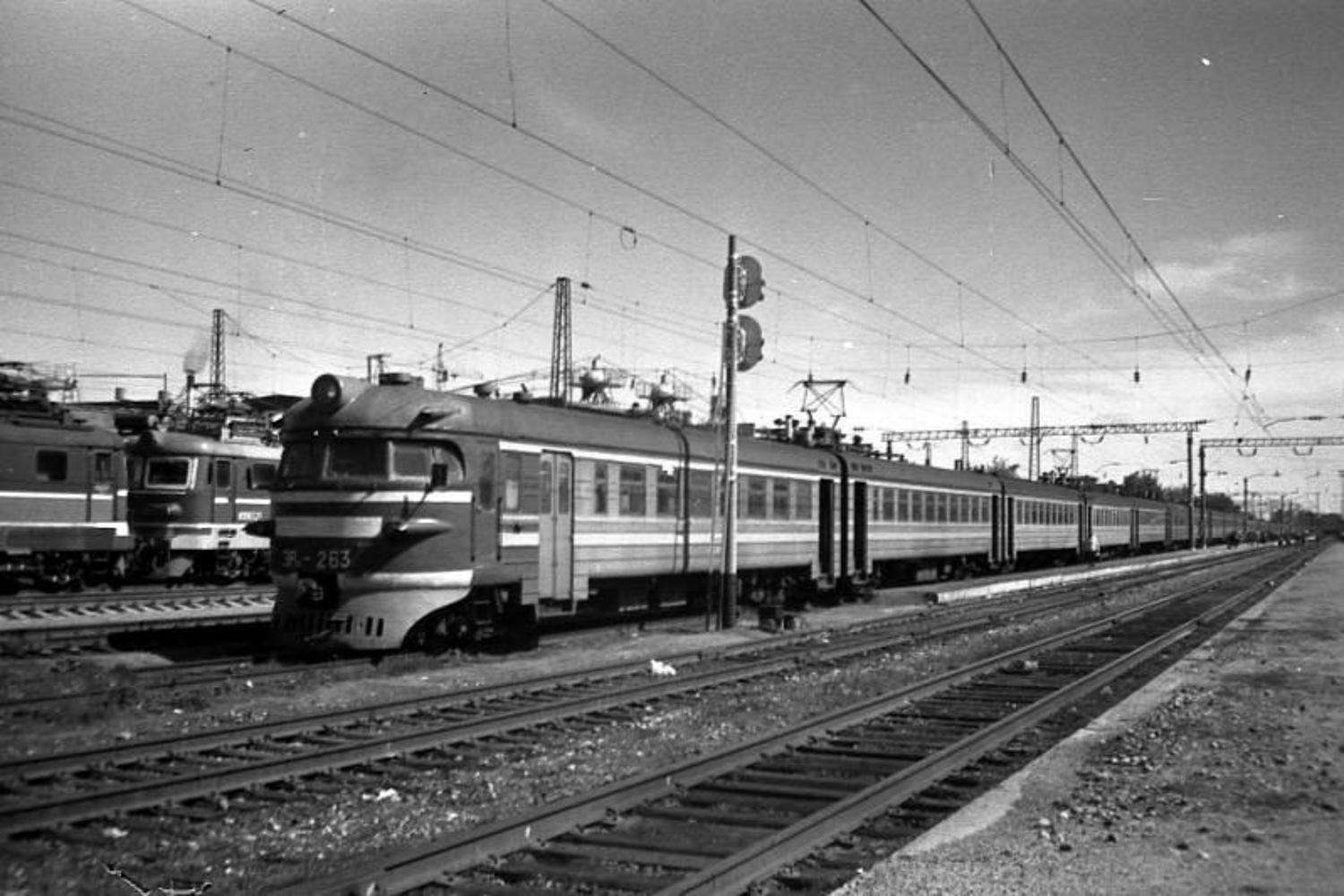 ЭР9П-263