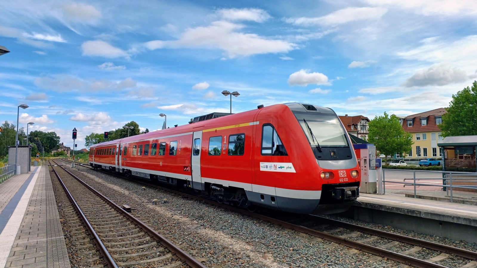612 033