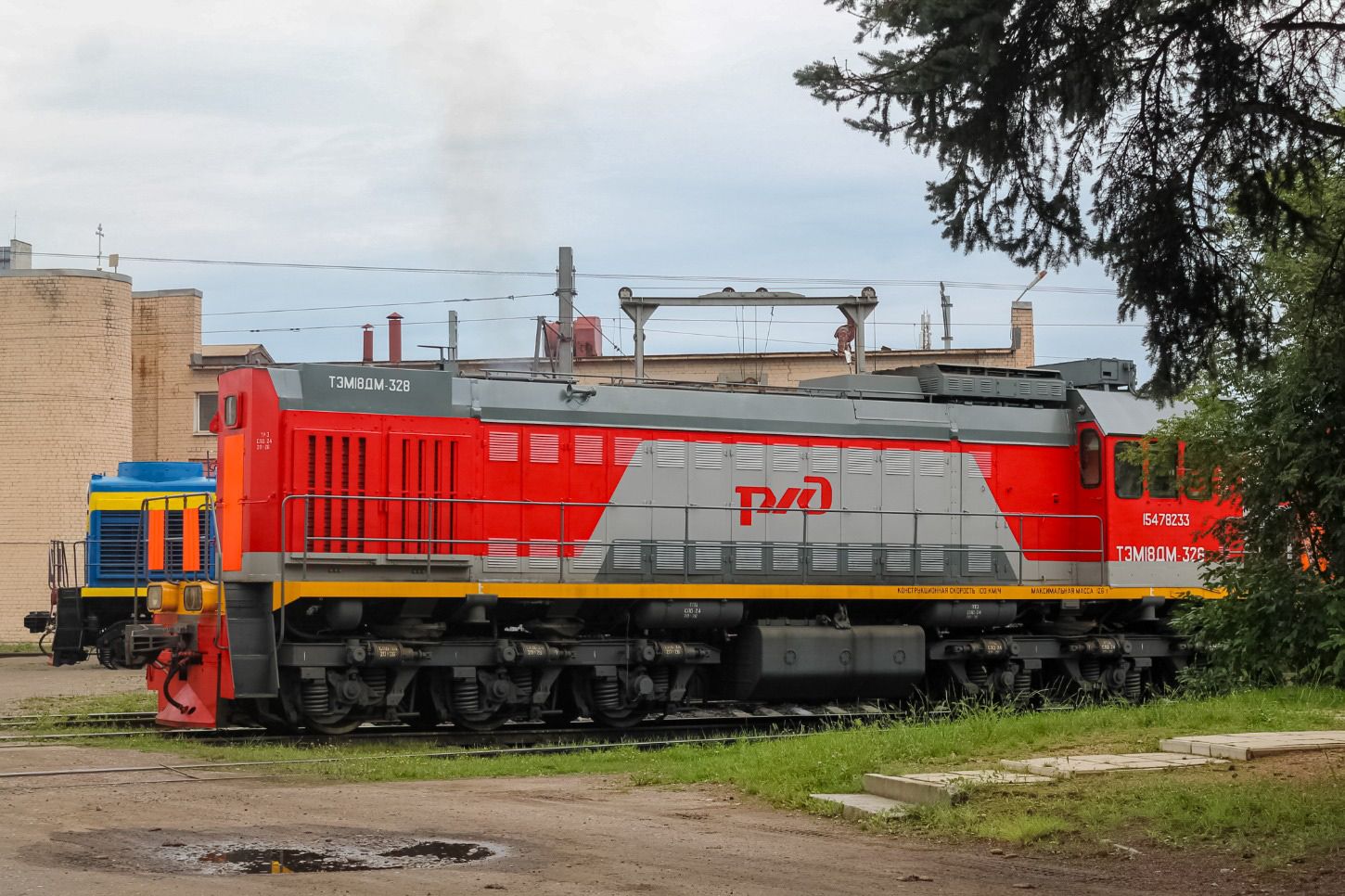 ТЭМ18ДМ-328