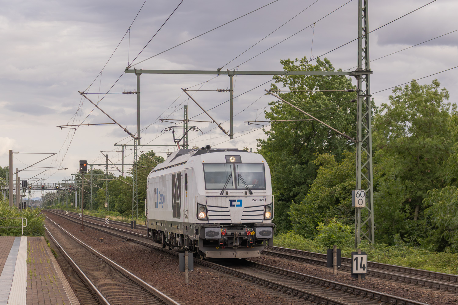 248 069