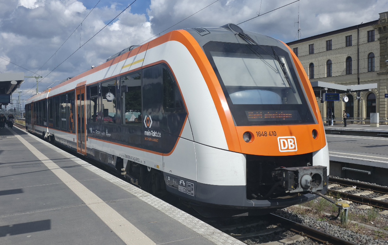1648 410