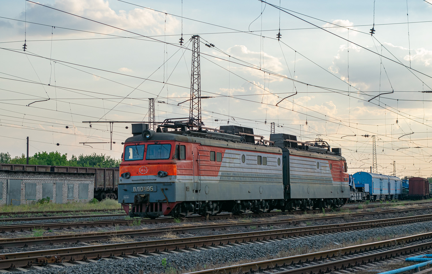 ВЛ10У-195