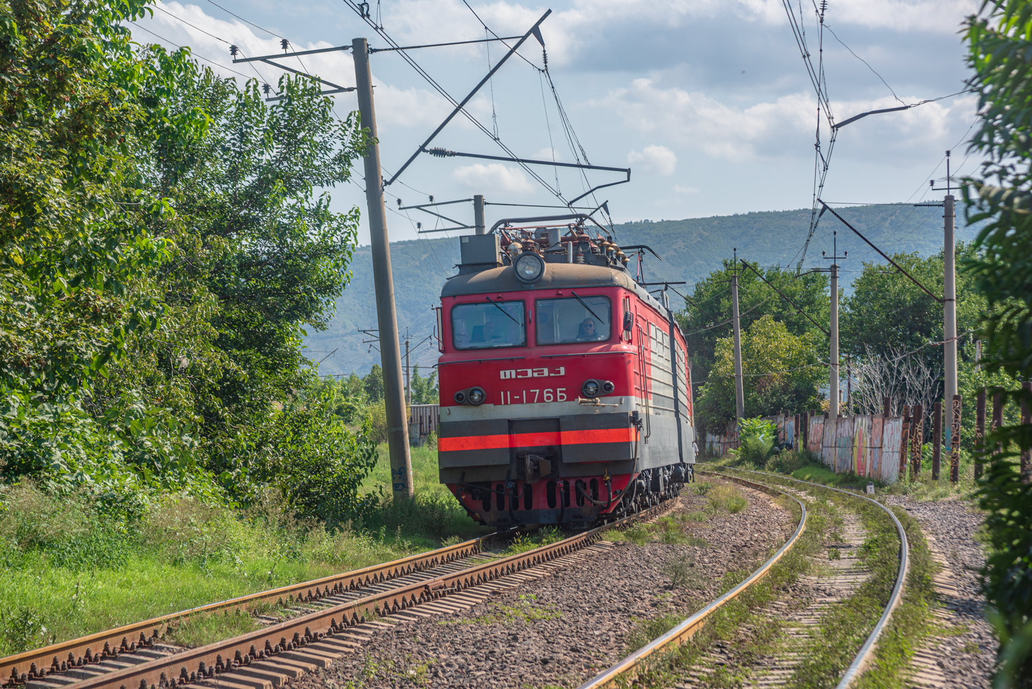 ВЛ11-176