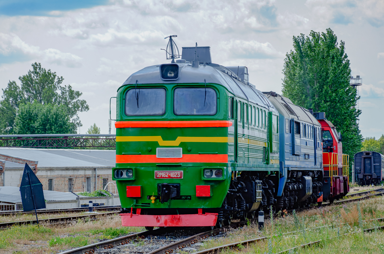 2М62-1023