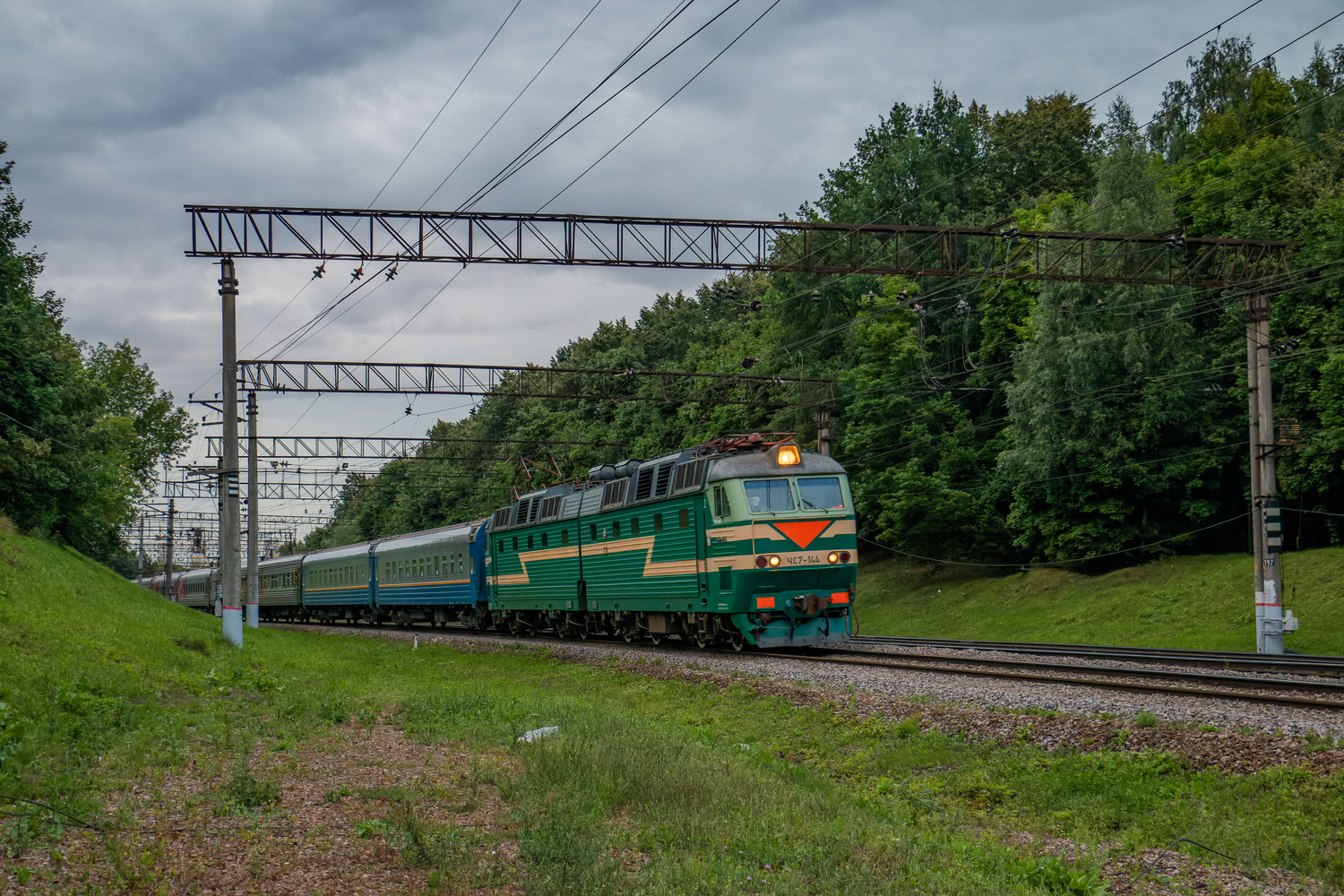 ЧС7-144