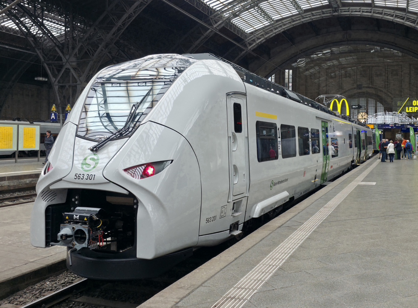 563 201